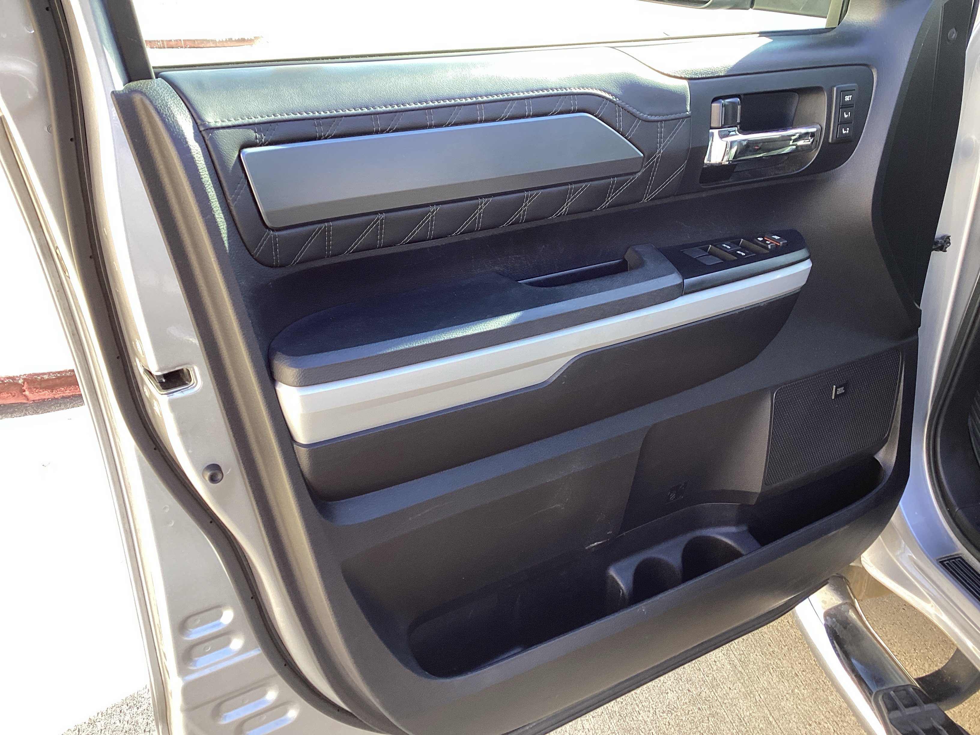 Used 2021 Toyota Tundra Platinum AWD/4WD image 13