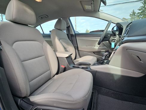 Used 2018 Hyundai Elantra SE image 28