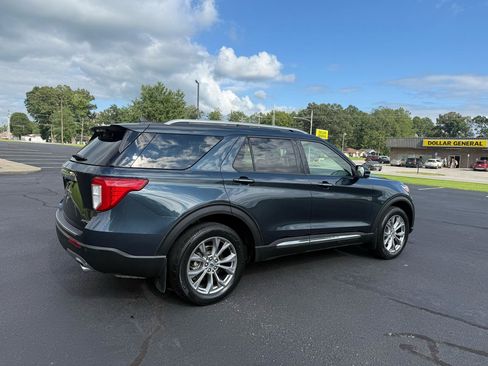 Used 2022 Ford Explorer Limited w/ Equipment Group 301A AWD/4WD image 3