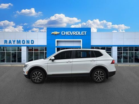 Used 2021 Volkswagen Tiguan SE FWD image 6