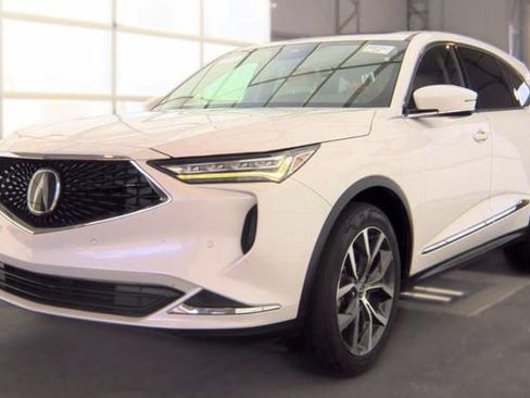 Used 2024 Acura MDX w/ Technology Package FWD image 4