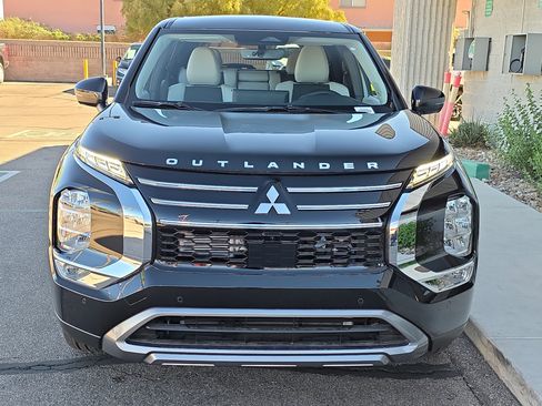 New 2026 Mitsubishi Outlander SE image 2