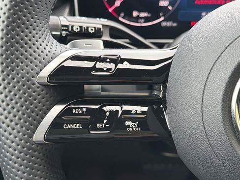 Used 2026 Mercedes-Benz GLC 300 image 19