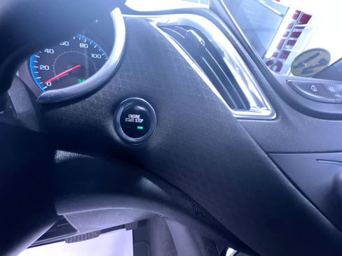 Used 2021 Chevrolet Malibu LT FWD image 17