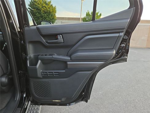 Used 2026 Toyota 4Runner SR5 AWD/4WD image 28