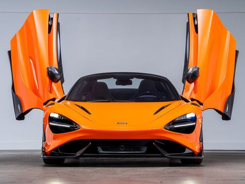 Used 2022 McLaren 765LT RWD image 5