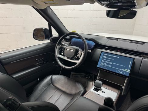 Used 2024 Land Rover Range Rover SE AWD/4WD image 34