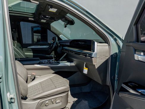 Used 2025 Cadillac Escalade V w/ LPO, ONYX Package AWD/4WD image 65