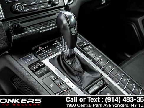 Used 2018 Porsche Macan GTS AWD/4WD image 25