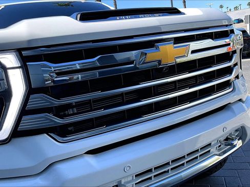 Used 2024 Chevrolet Silverado 2500 High Country w/ Technology Package image 30