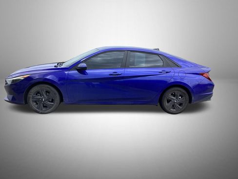 Used 2023 Hyundai Elantra SEL FWD image 2