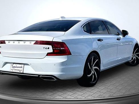 Used 2018 Volvo S90 T6 Momentum w/ Convenience Package image 6