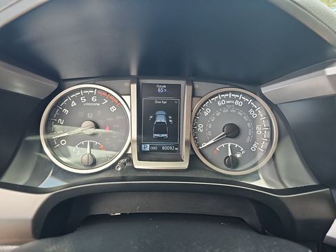 Used 2021 Toyota Tacoma SR5 RWD image 18