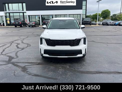 Certified 2026 Kia Sorento LX FWD image 2