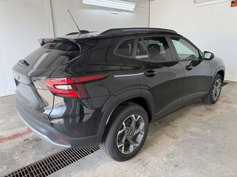 New 2026 Chevrolet Trax LT w/ LT Convenience Package image 6