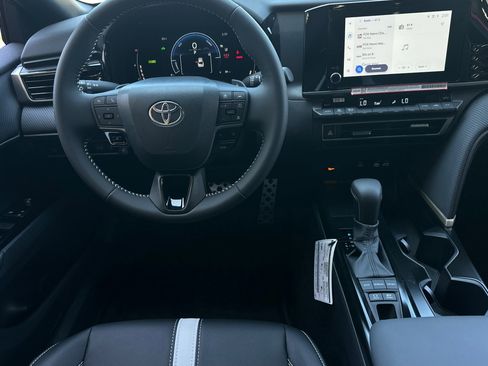 Used 2026 Toyota Camry Hybrid w/ Convenience Package FWD image 14