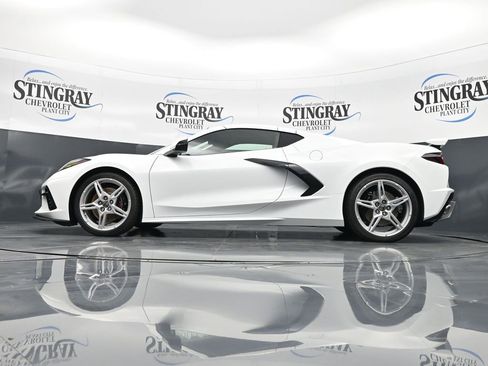 Used 2025 Chevrolet Corvette Stingray Premium Cpe w/ Z51 Performance Package RWD image 29