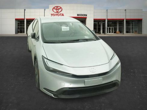New 2026 Toyota Prius LE image 32