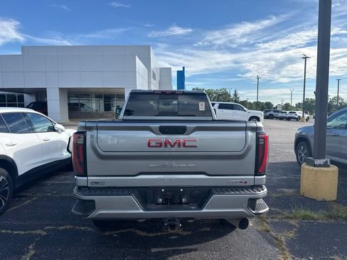 Used 2024 GMC Sierra 2500 AT4 w/ AT4 Premium Plus Package AWD/4WD image 4