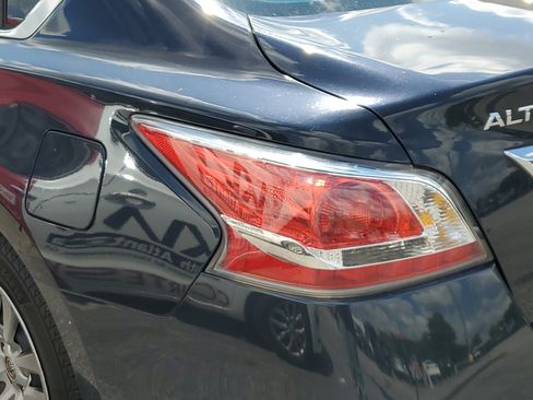 Used 2015 Nissan Altima 2.5 S FWD image 8