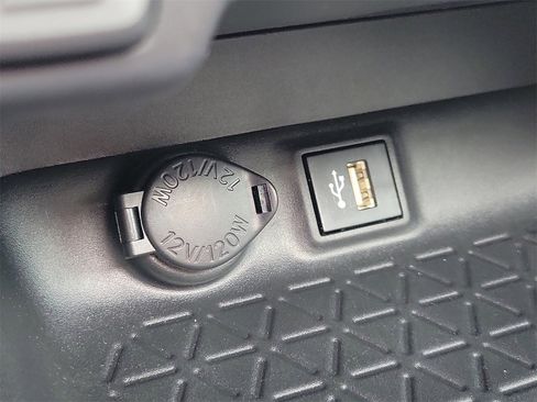 Used 2023 Toyota RAV4 XLE w/ Convenience Package image 30