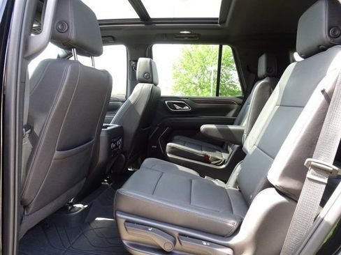 Used 2023 Chevrolet Tahoe LT w/ Luxury Package image 15