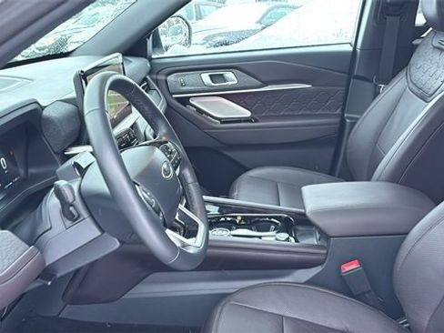 Used 2025 Ford Explorer Platinum w/ Ultimate Package image 24