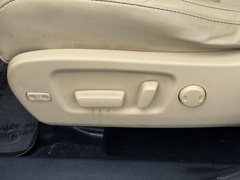 Used 2015 Toyota Highlander Limited w/ Driver Technology Package image 21