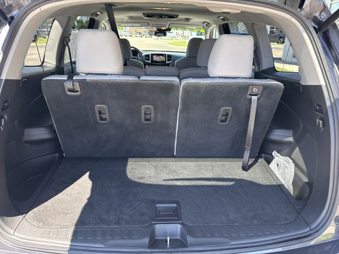 Used 2017 Honda Pilot Touring image 5
