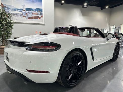 Used 2017 Porsche 718 Boxster RWD image 30