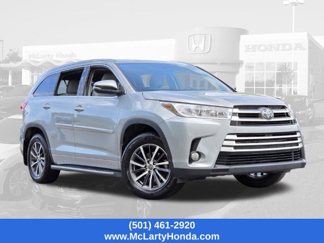 Used 2017 Toyota Highlander XLE AWD/4WD image 23