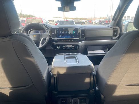 Used 2024 Chevrolet Silverado 1500 LT image 18