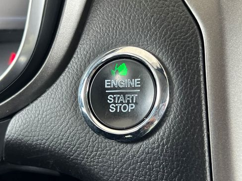 Used 2020 Ford Fusion SE AWD/4WD image 23