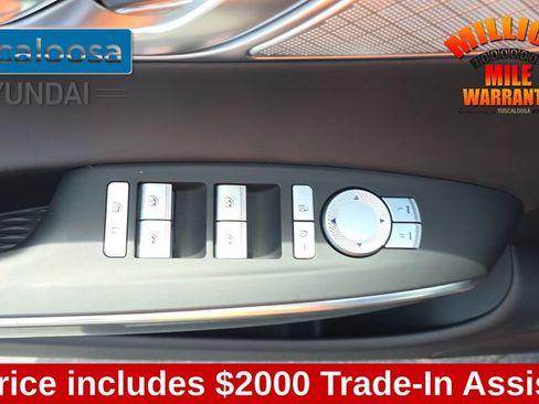 Used 2025 Genesis GV70 2.5T AWD/4WD image 13