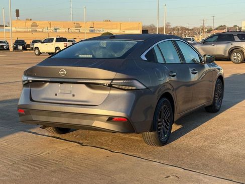New 2026 Nissan Sentra SV FWD image 6