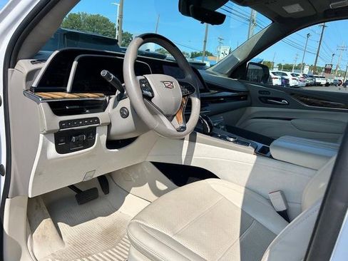 Used 2023 Cadillac Escalade Sport Platinum w/ LPO, ONYX Package image 10