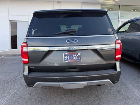 Used 2018 Ford Expedition XLT w/ Equipment Group 202A AWD/4WD image 10