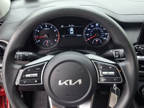 Used 2023 Kia Forte LXS image 17