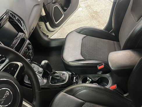 Used 2019 Jeep Compass Latitude AWD/4WD image 26