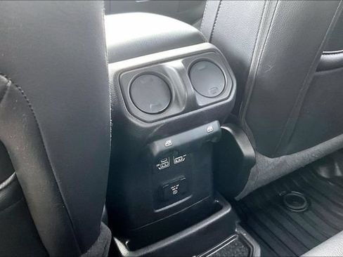 Used 2023 Jeep Wrangler Unlimited Sahara w/ Cold Weather Group AWD/4WD image 10