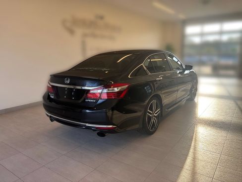 Used 2016 Honda Accord Sport image 2