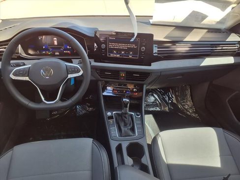New 2026 Volkswagen Jetta SE FWD image 8
