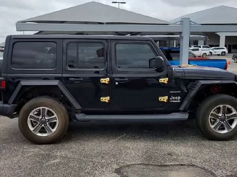 Used 2020 Jeep Wrangler Unlimited Sahara AWD/4WD image 9