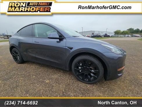 Used 2023 Tesla Model Y Long Range AWD/4WD image 1