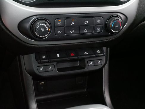 Used 2018 Chevrolet Colorado LT w/ LT Convenience Package AWD/4WD image 23