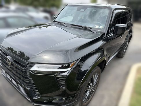 Used 2025 Lexus GX 550 w/ Cold Area Package AWD/4WD image 3
