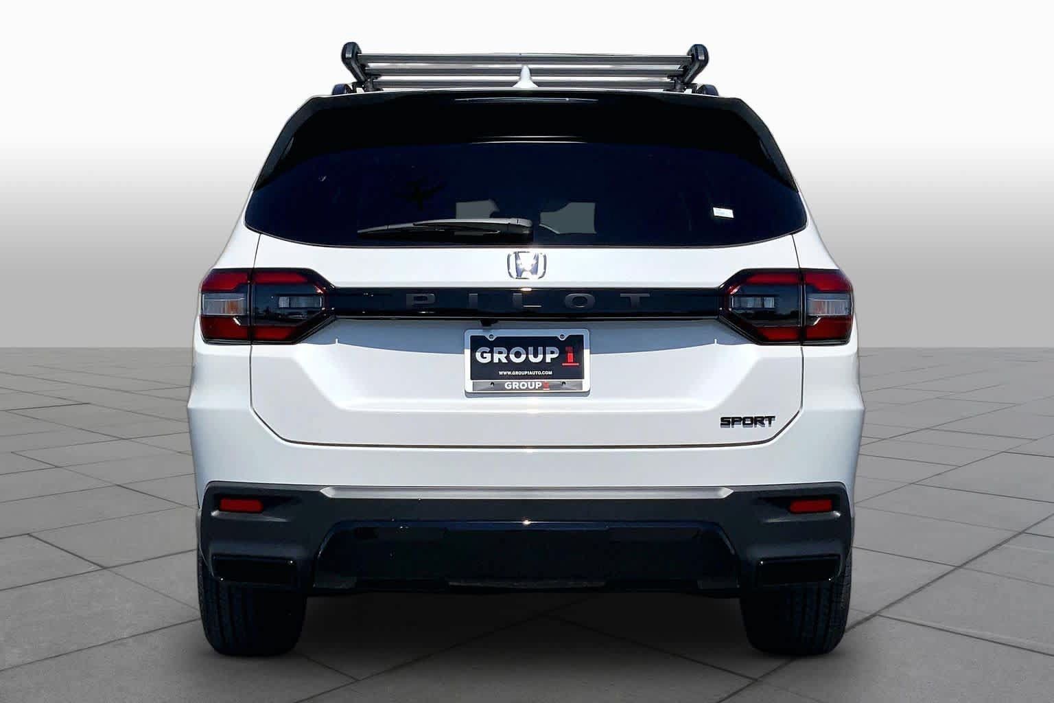 New 2026 Honda Pilot Sport image 4