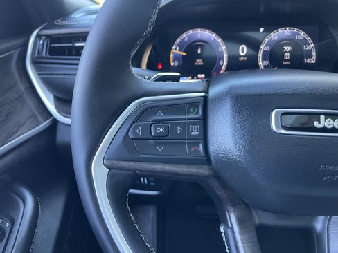 New 2026 Jeep Grand Cherokee Altitude image 37