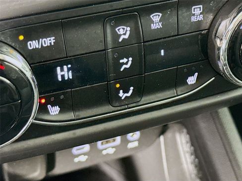 Used 2023 Chevrolet TrailBlazer LT w/ Convenience Package image 19