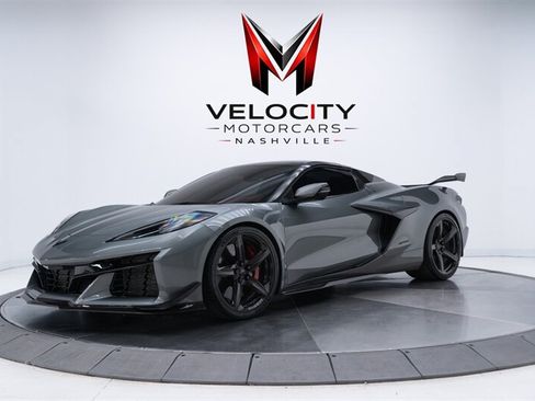 Used 2023 Chevrolet Corvette Z06 w/ Z07 Performance Package RWD image 2